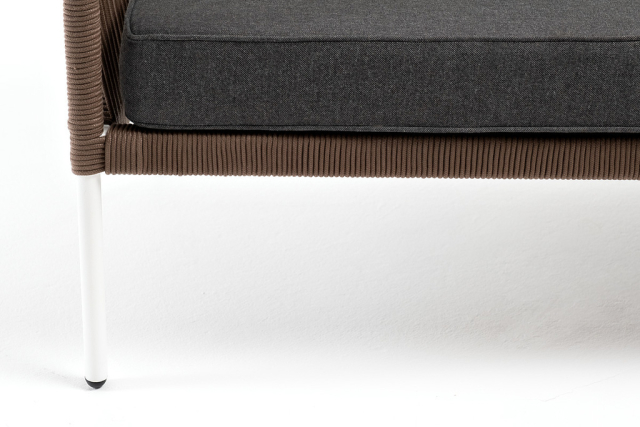 Канны диван плетеный из роупа 2-местный, каркас алюминий белый, роуп коричневый, ткань серая